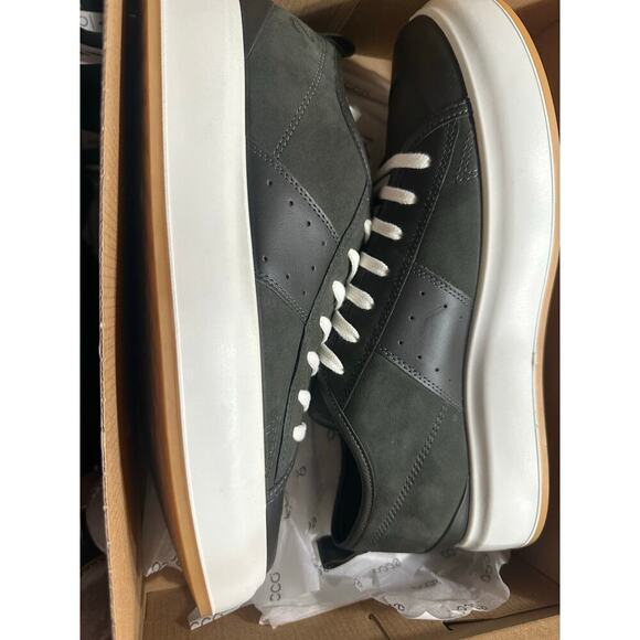 ECCO Street Ace Sneaker Size US 10/ EU 44
